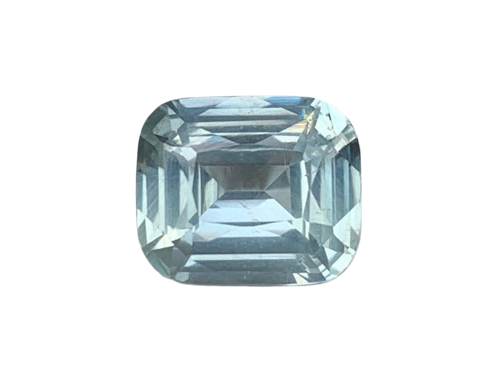 Mint Sapphire 2.68 Carats - (UH) - Uncommon