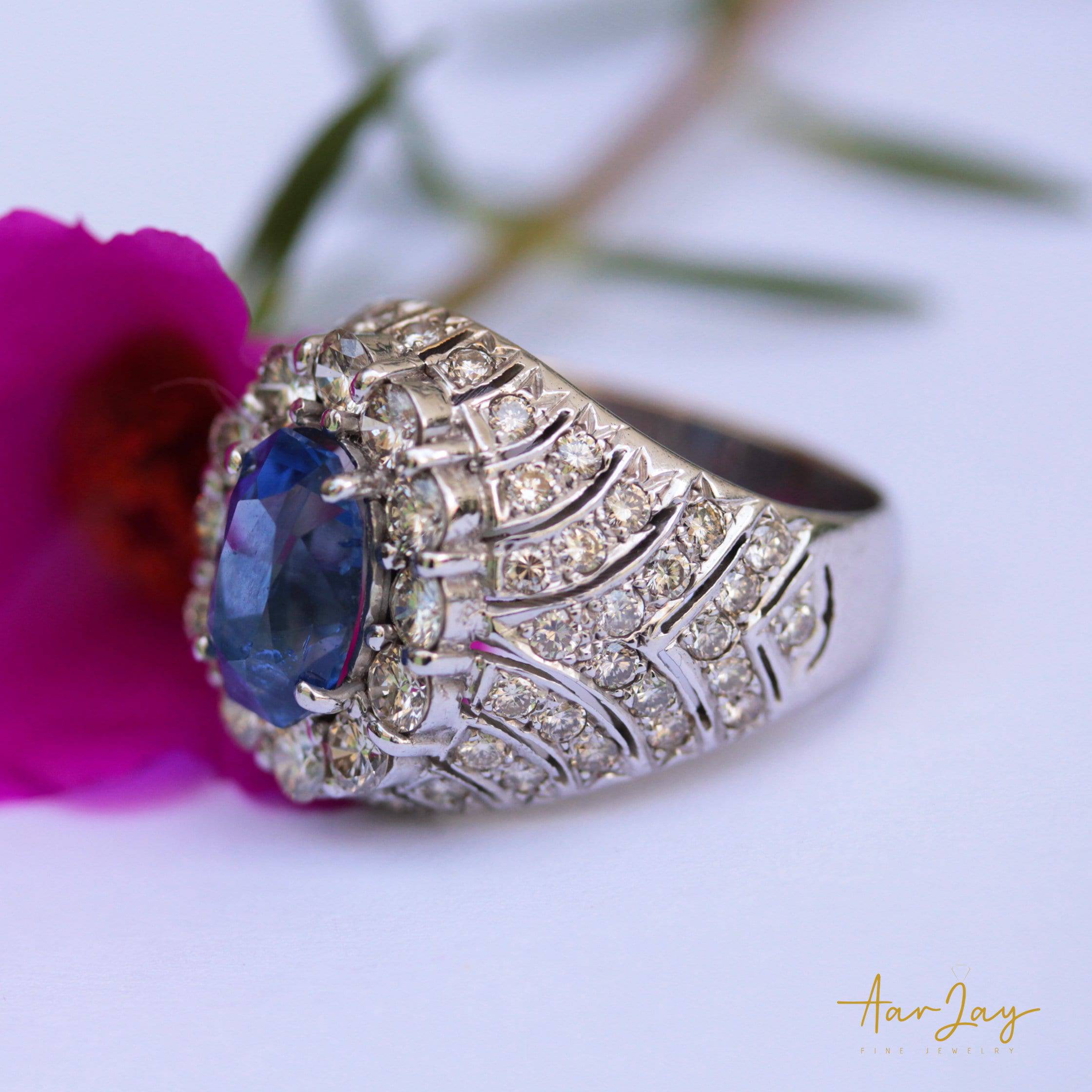 4.20 Cts Unheated Cornflower Blue Sapphire. - Baza Boutique 