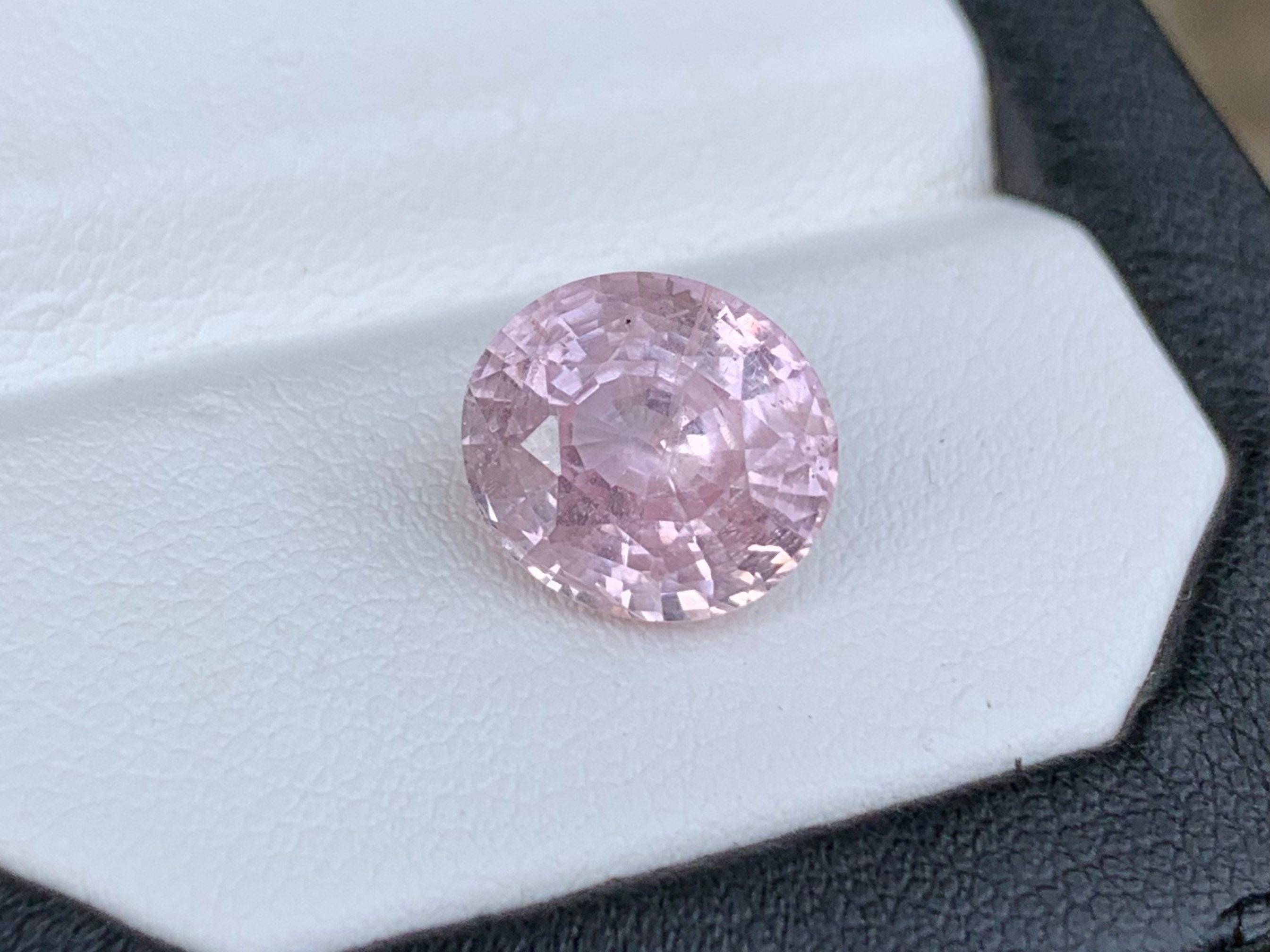 Peach Sapphire 4.79 Carats, Unheated Natural Peach Sapphire, Blushing Pink Sapphire, Ceylon Gems, Sapphire engagement ring, Colored Gemstone - Baza Boutique 