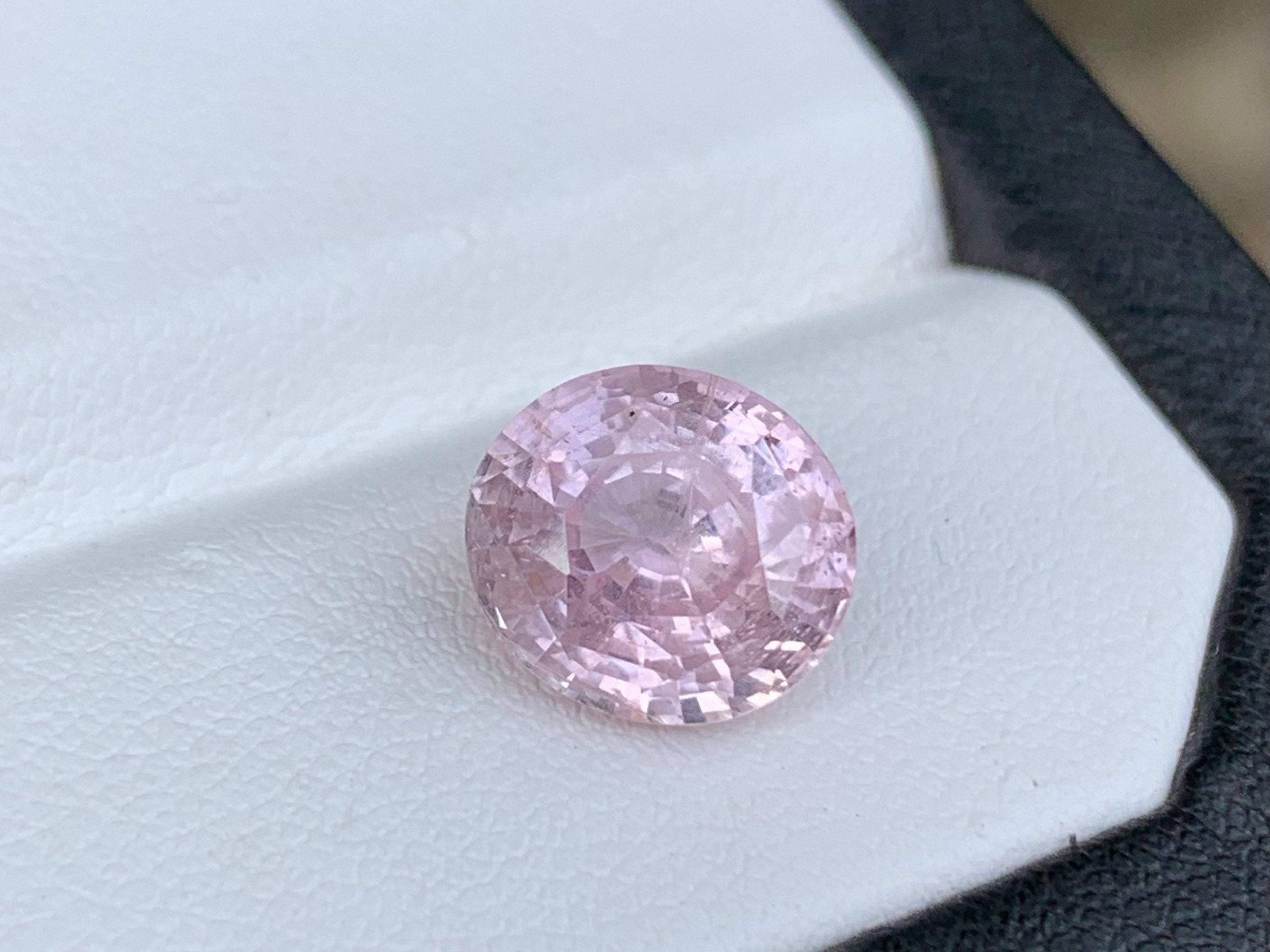 Peach Sapphire 4.79 Carats, Unheated Natural Peach Sapphire, Blushing Pink Sapphire, Ceylon Gems, Sapphire engagement ring, Colored Gemstone - Baza Boutique 