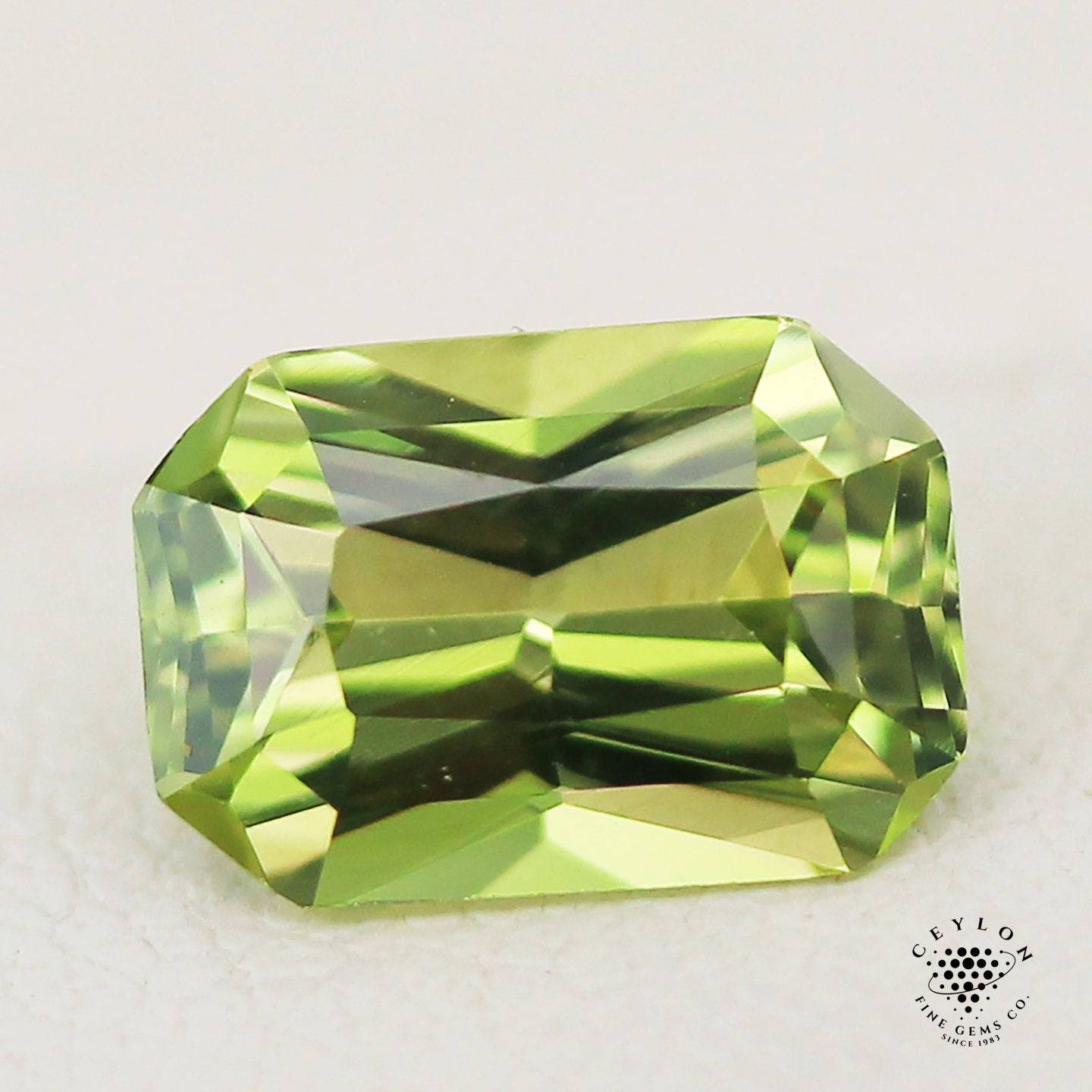 Unheated Chrysoberyl , Natural Chrystoberyl 2.04 Carats , Lemon Green, Natural Chrysoberyl Gemstones, Natural Gemstones for Jewelery making - Baza Boutique 