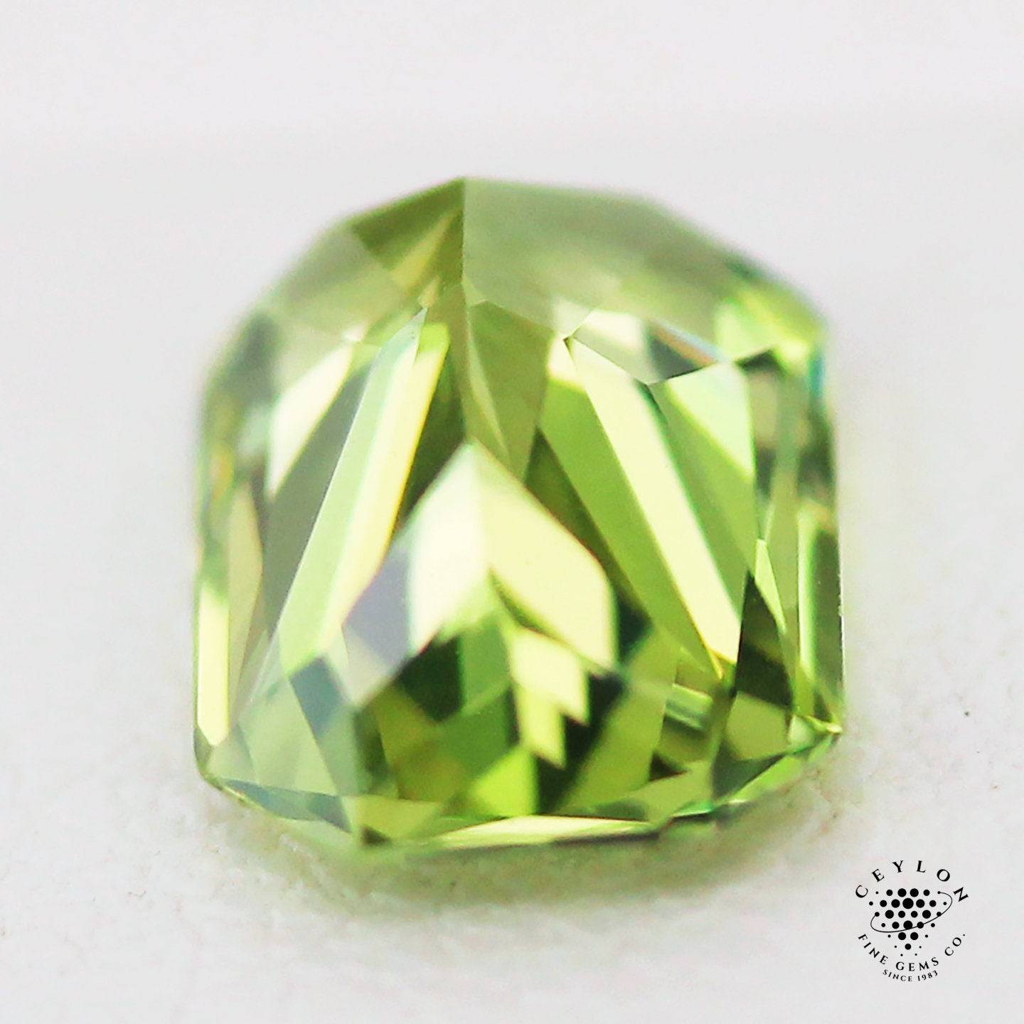 Unheated Chrysoberyl , Natural Chrystoberyl 2.04 Carats , Lemon Green, Natural Chrysoberyl Gemstones, Natural Gemstones for Jewelery making - Baza Boutique 