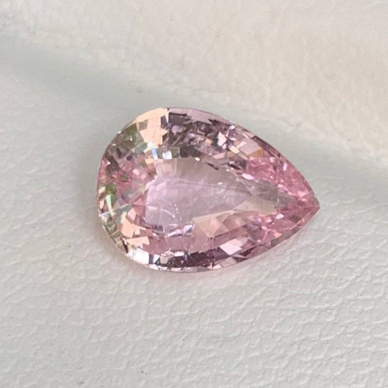 Unheated Padparadscha Sapphire 2.05 cts, King Sapphire, Natural sapphire, Orangish pink Sapphire for engagement ring, Ceylon Padparadscha - Baza Boutique 