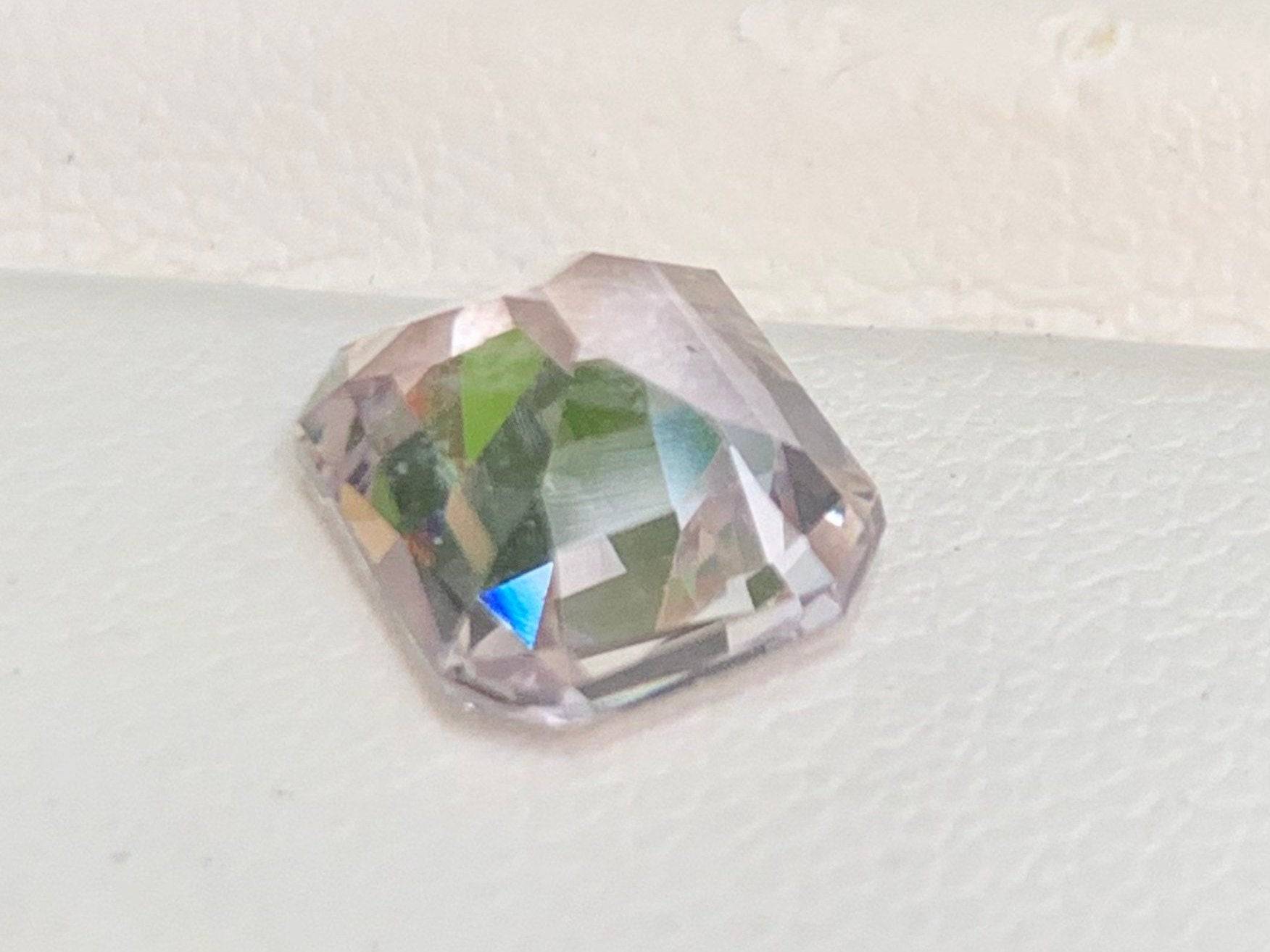 Unheated Peach Sapphire 3.08 Carats, Natural Peach Sapphire, Ceylon Corundum Sapphire, Champagne Sapphire engagement ring, Colored gemstones - Baza Boutique 