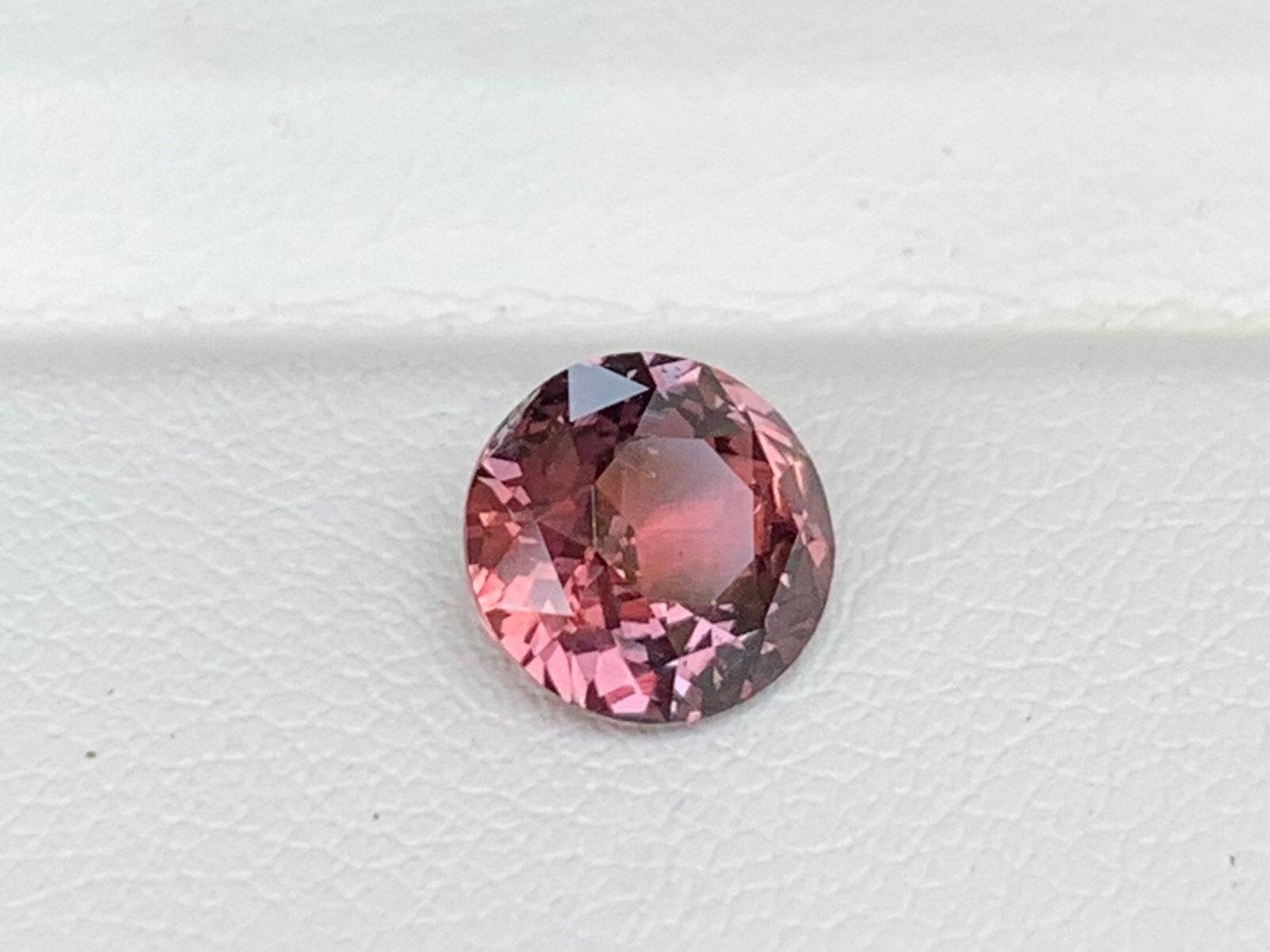 2.13 Cts Unheated Padparadscha Sapphire (UH) - Baza Boutique 