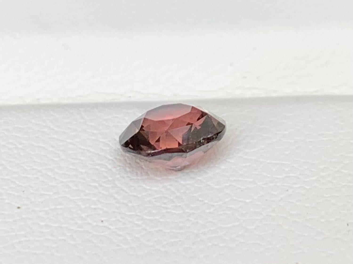 2.13 Cts Unheated Padparadscha Sapphire (UH) - Baza Boutique 