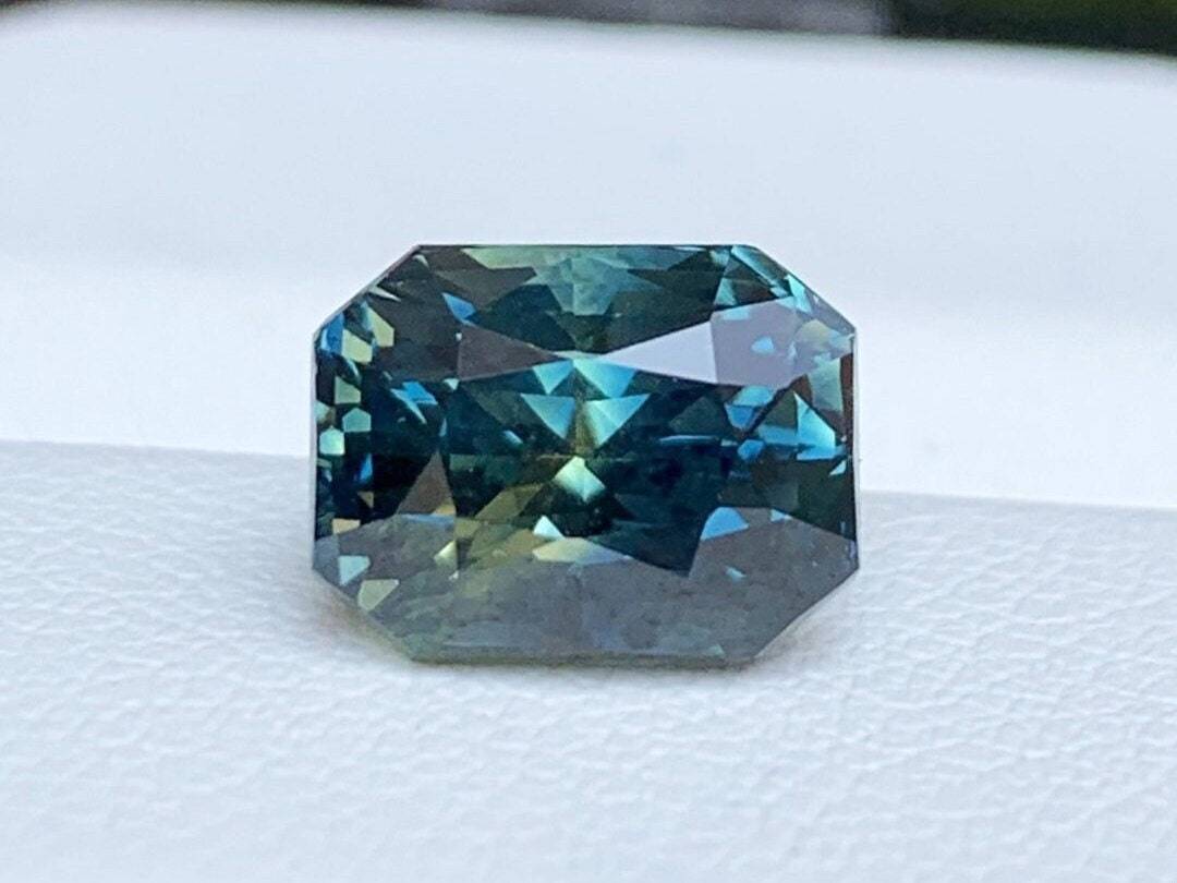 4.02 Cts Natural Parti Teal Sapphire - (UH) - Baza Boutique 