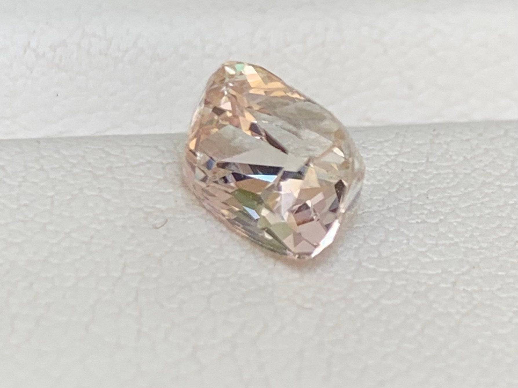 Champagne Peach Sapphire 2.84 Cts Unheated - Baza Boutique 