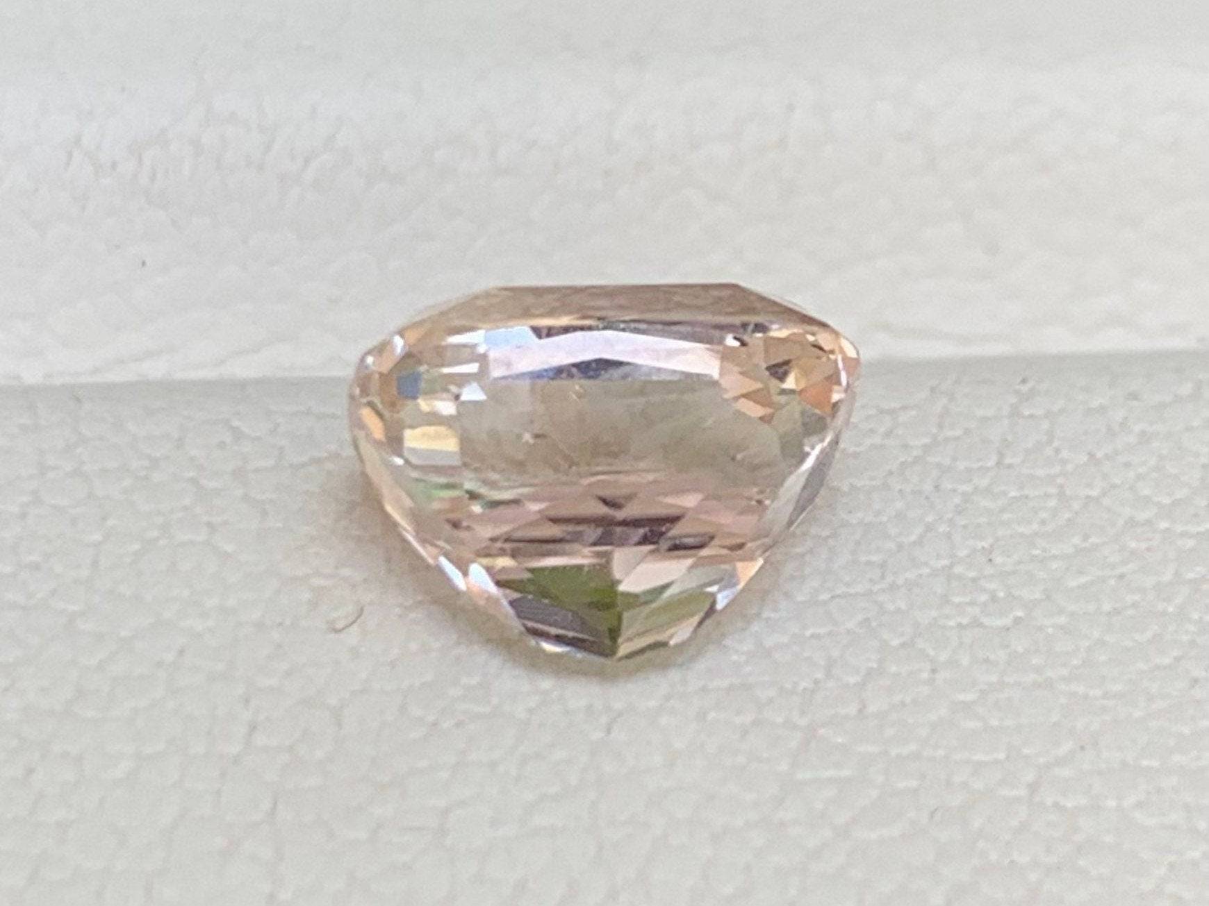 Champagne Peach Sapphire 2.84 Cts Unheated - Baza Boutique 