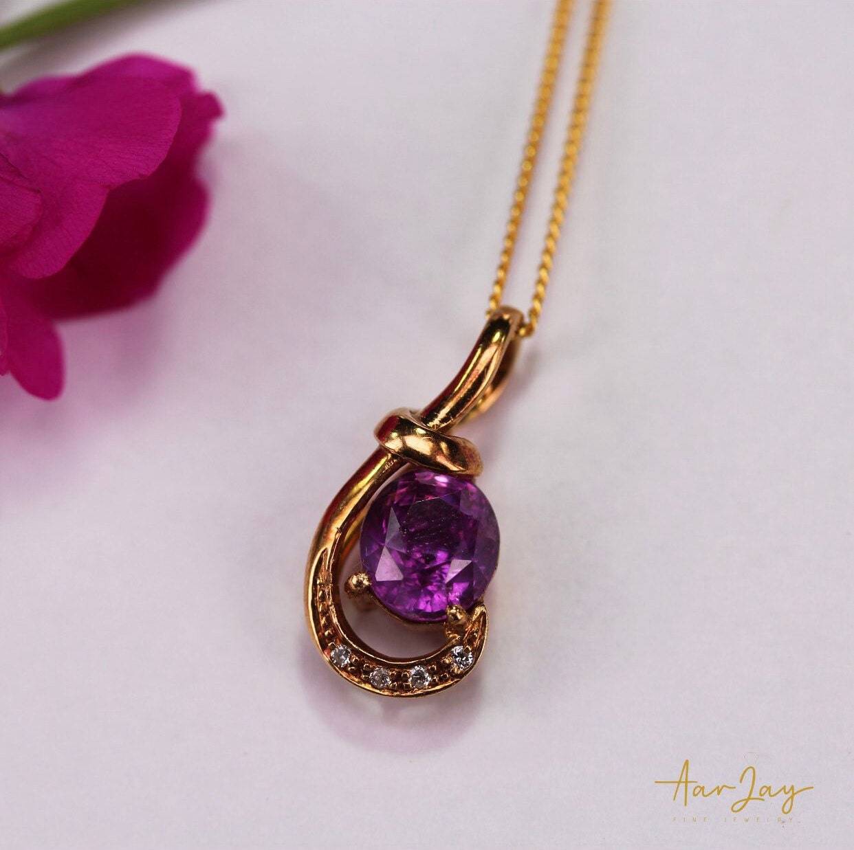 Hot Pink Sapphire Pendants 2.20 Carats in 18Kt Yellow Gold - Baza Boutique 