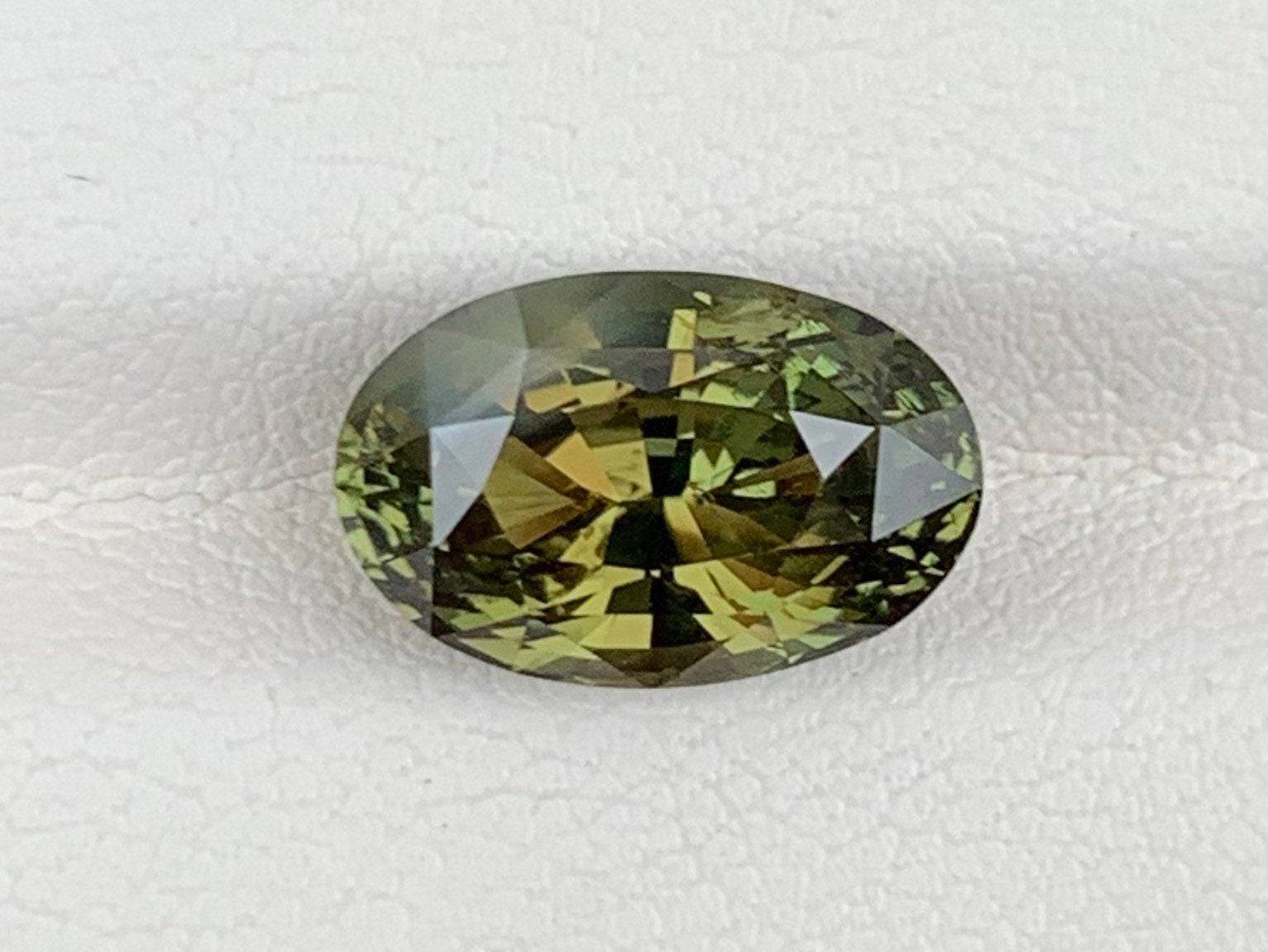 Natural GIA Certified Color Change Alexandrite 6.04 Carats - Rare - Baza Boutique 