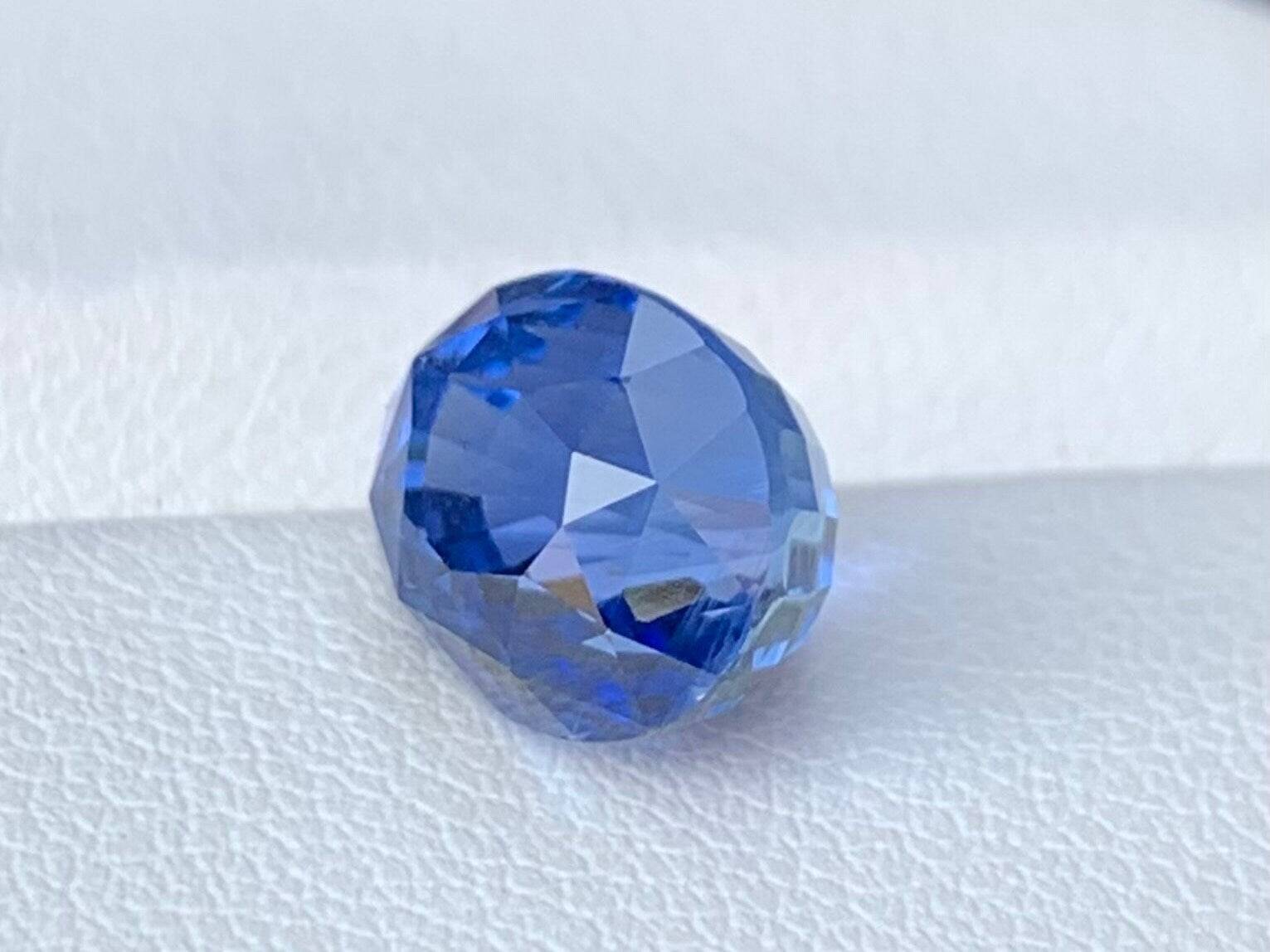 5.66 Cts Unheated Cornflower Blue Sapphire Ceylon - (UH) - Baza Boutique 