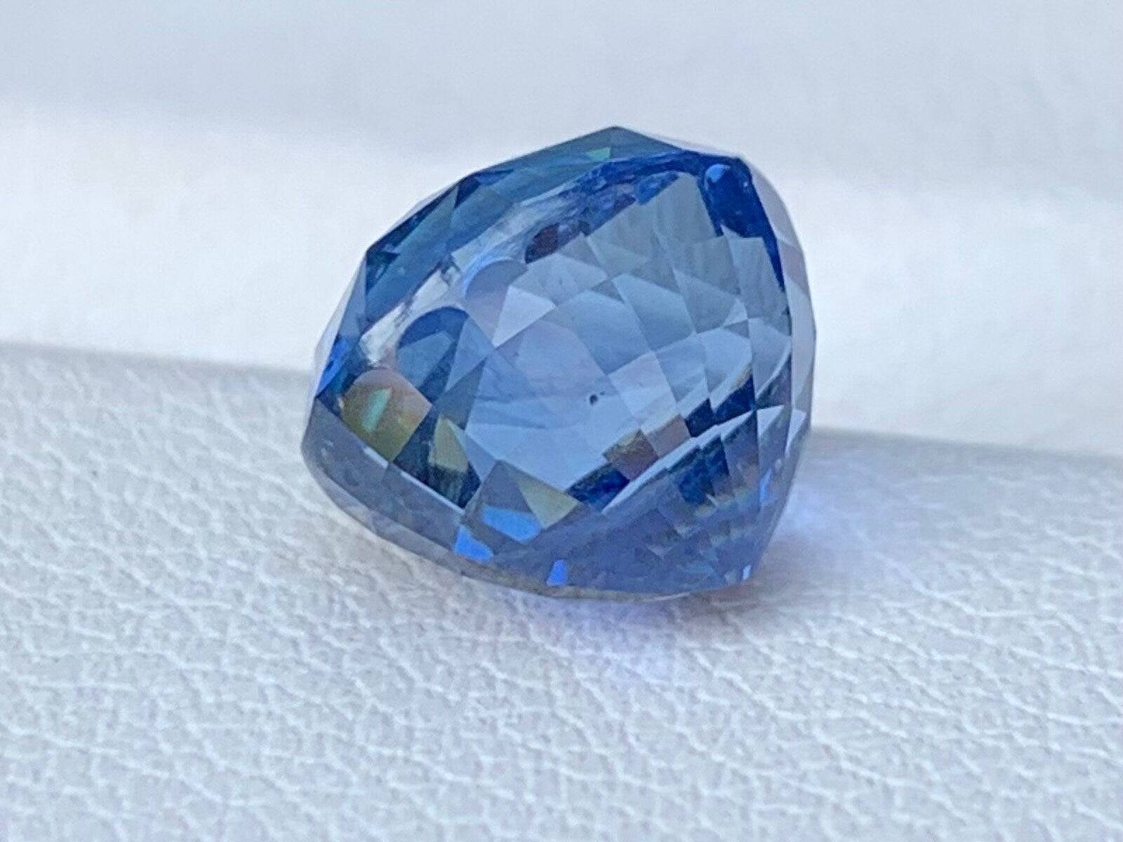 5.66 Cts Unheated Cornflower Blue Sapphire Ceylon - (UH) - Baza Boutique 