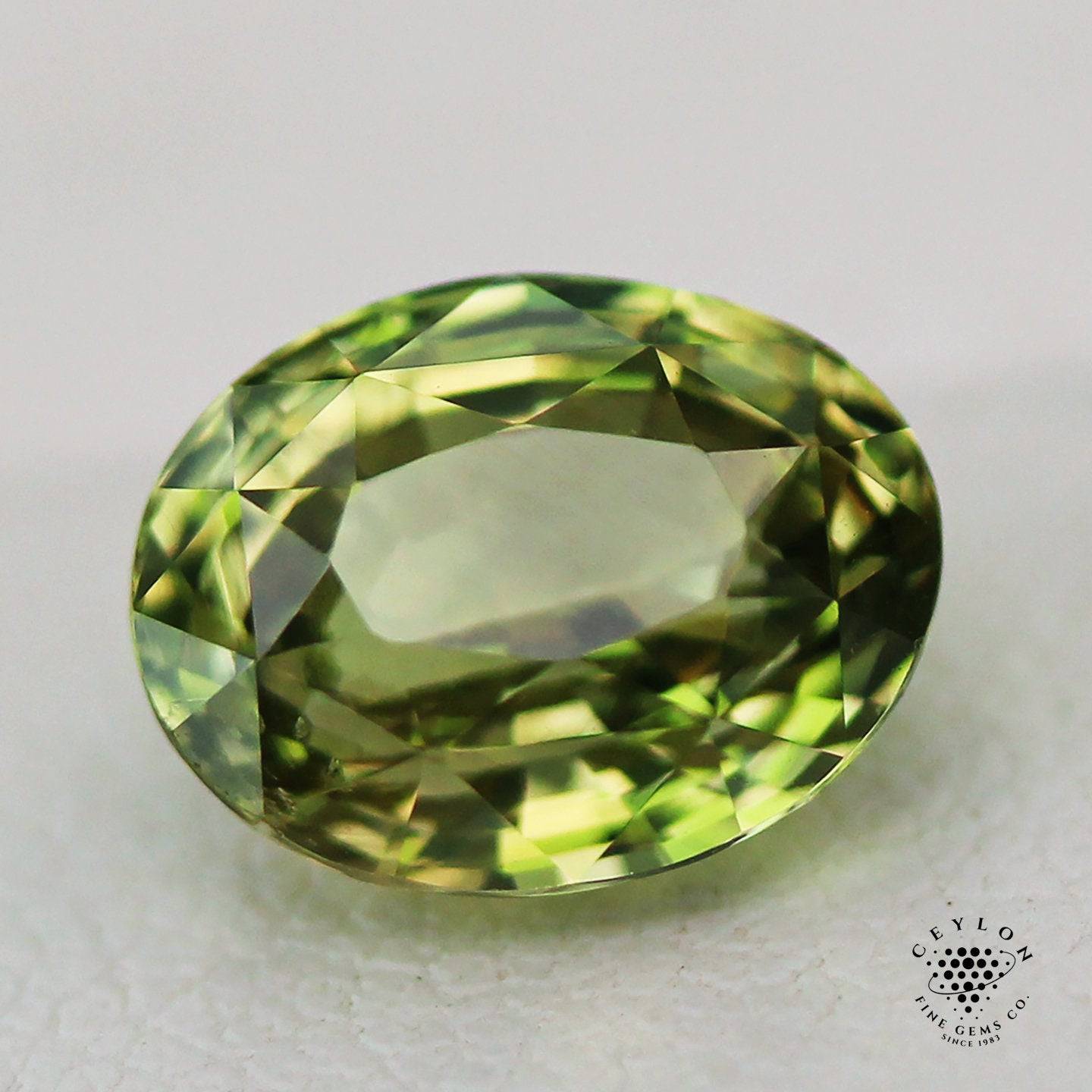Unheated Chrysoberyl , Chrystoberyl 2.84 Carats , Color Change Alex , Natural Chrysoberyl Gemstones , Natural Gemstones for Jewelery making - Baza Boutique 