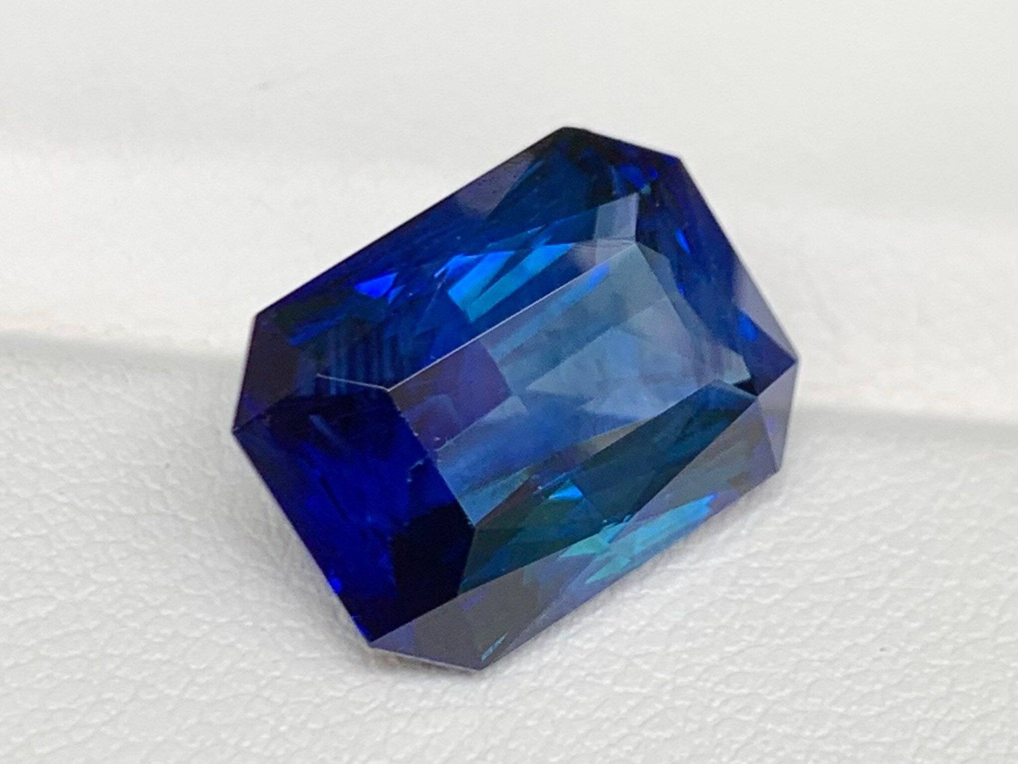 10.90 Cts Natural Blue Sapphire Rare Radiant Cut - (H) - Baza Boutique 