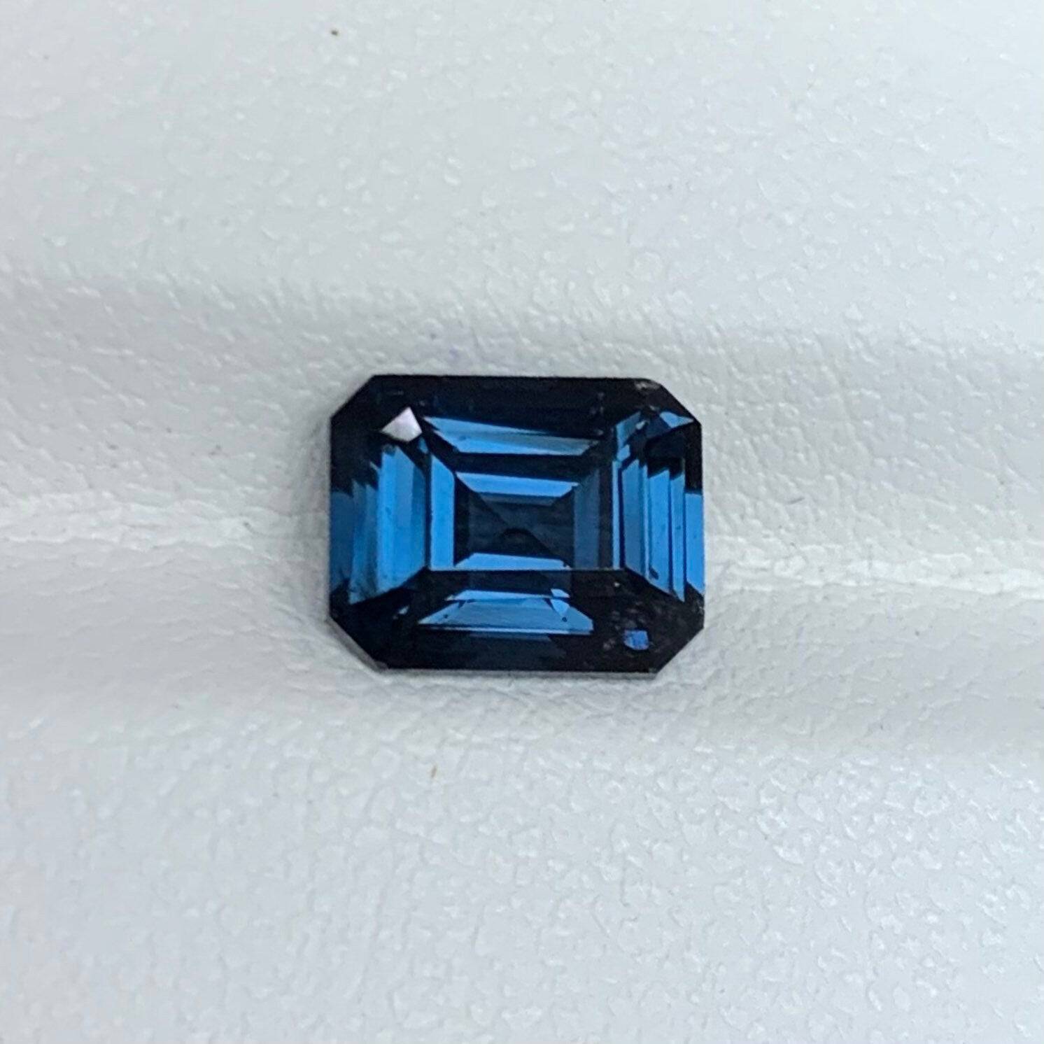 2.56 Cts Natural Cobalt Spinel - (UH) Rare Mahenge Spinel - Baza Boutique 