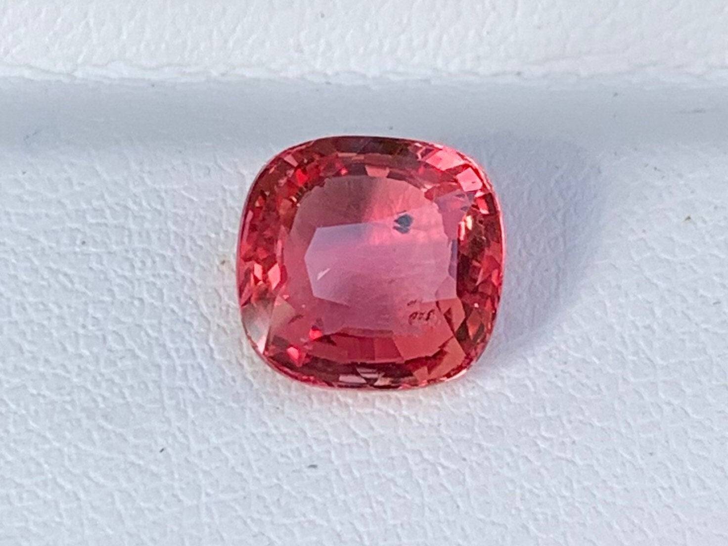 3.03 Cts Unheated Padparadscha Sapphire One-of-a-kind Rare Padparadscha - (UH) - Baza Boutique 