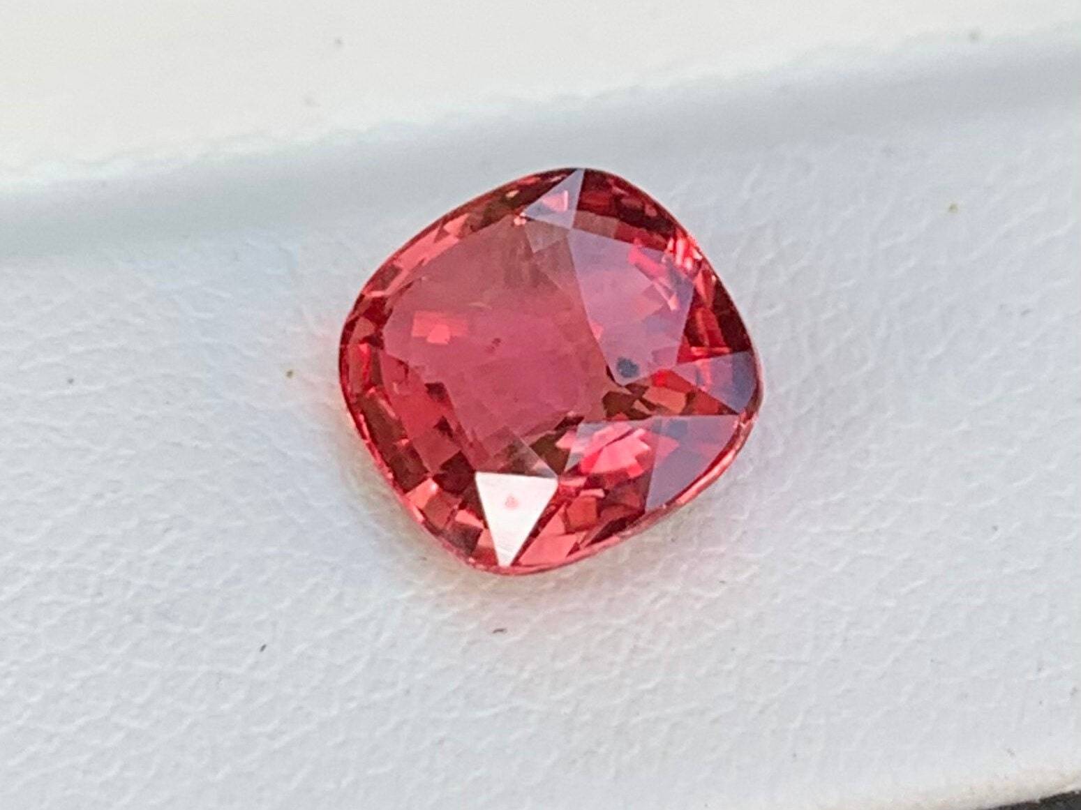 3.03 Cts Unheated Padparadscha Sapphire One-of-a-kind Rare Padparadscha - (UH) - Baza Boutique 