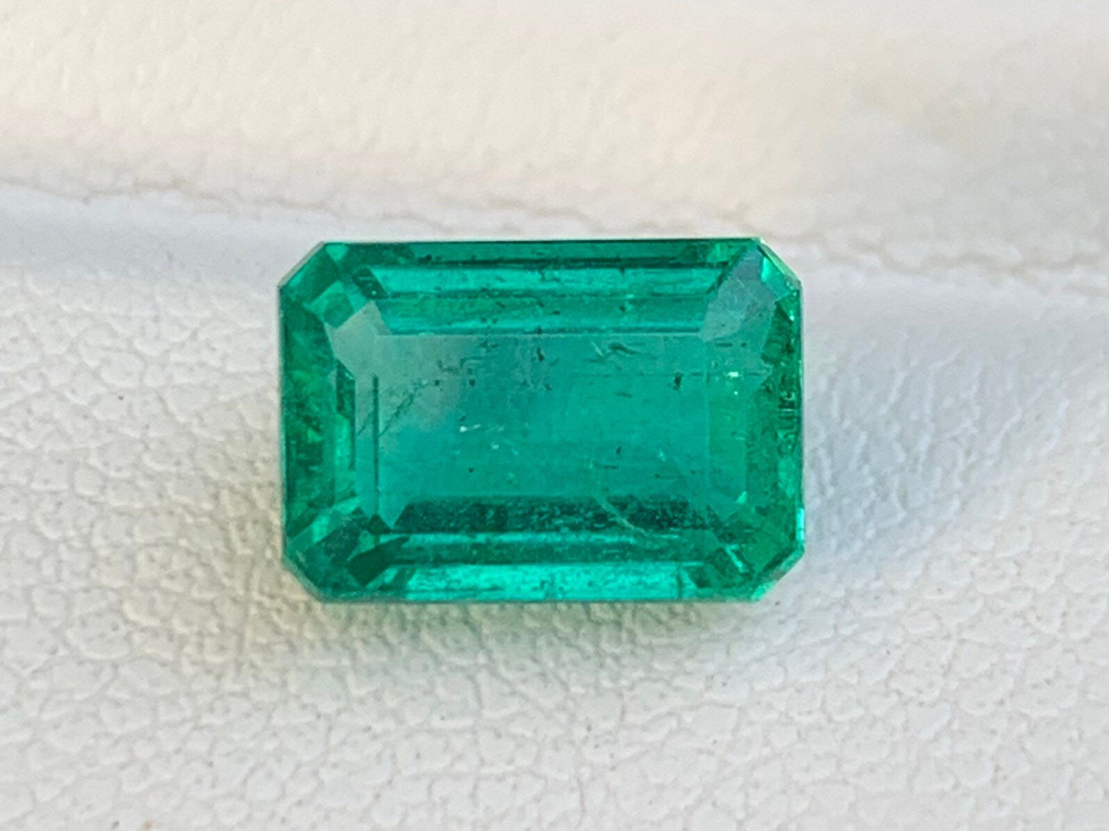 Colombian Emerald 2.40 , Emerald For Jewelry Making, No Oil Emerald for engagement ring , Gemstone Gift - Baza Boutique 