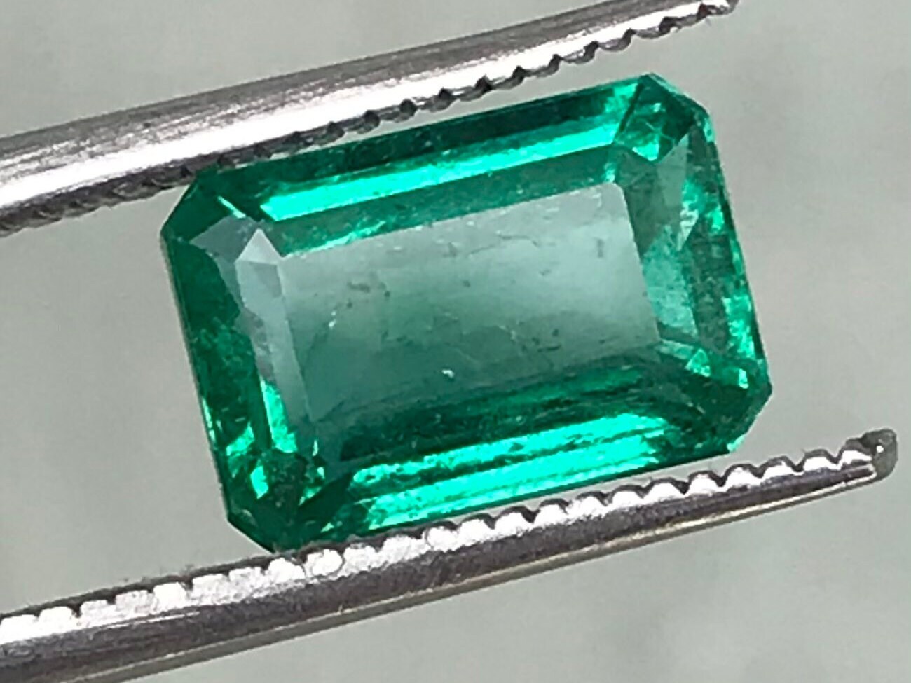 Colombian Emerald 2.40 , Emerald For Jewelry Making, No Oil Emerald for engagement ring , Gemstone Gift - Baza Boutique 